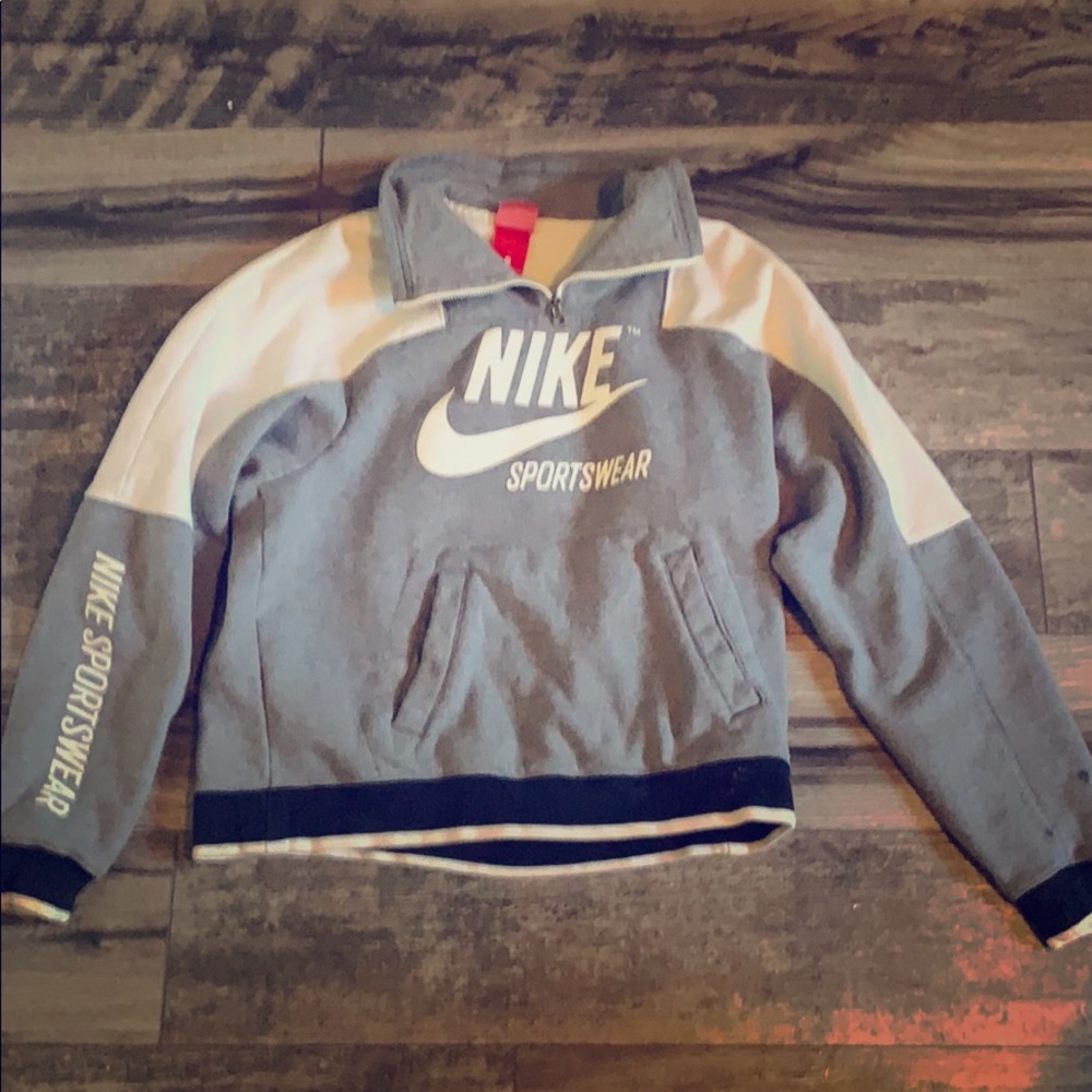 Nike sportswear sweatshirt
